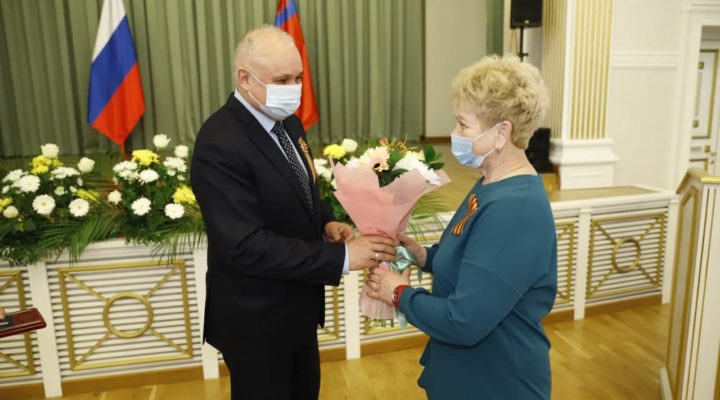 Сергей Цивилев наградил работников скорой медицинской помощи за самоотверженный труд
