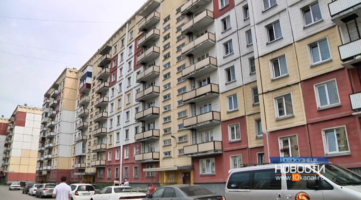 В новокузнецкой многоэтажке отключили все лифты