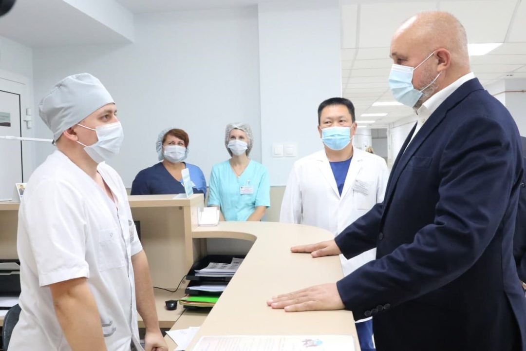 Губернатор Сергей Цивилев проверил качество ремонта в Кузбасской областной больнице им. С.В. Беляева