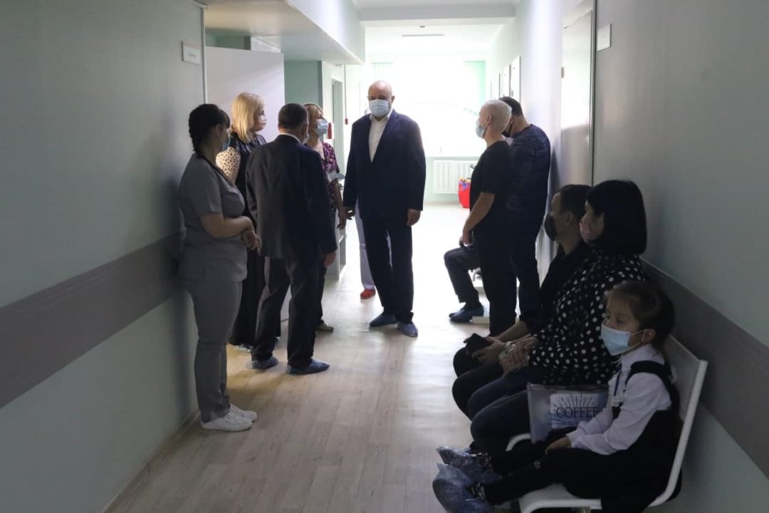 Губернатор Сергей Цивилев проверил качество ремонта в Кузбасской областной больнице им. С.В. Беляева