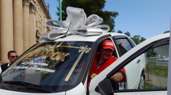 Лучшему борцу шахтерского Сабантуя вручили ключи от автомобиля