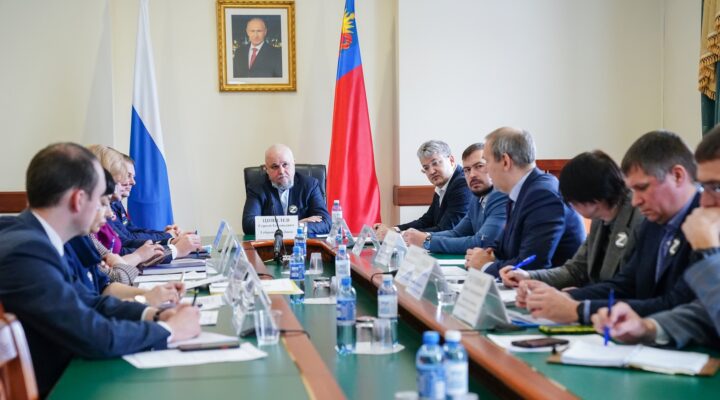 Встречи молодежи с пилотами, экскурсии, мультимедийные выставки: в Кузбассе отметят 100-летие гражданской авиации
