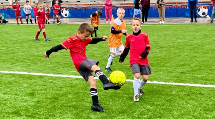 Более 464 тысяч юных кузбассовцев занимаются физкультурой и спортом