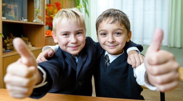 Мечты, оценки, первая любовь — с этим обычно связаны школьные годы