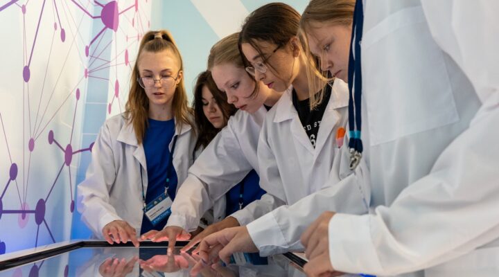 В центре «Сириус. Кузбасс» стартовала профильная медицинская смена для школьников