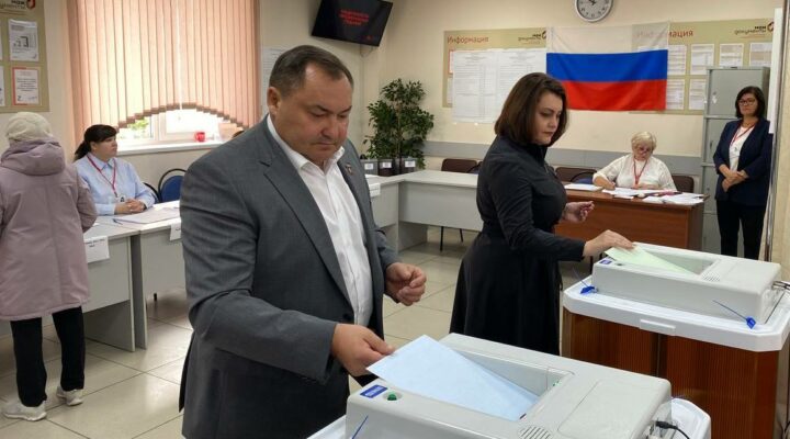 Глава Ленинска-Кузнецкого принял участие в голосовании