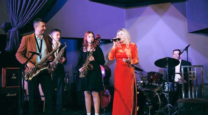 Студенты Кузбасской академии джаза дали свой первый концерт на новой арт-площадке