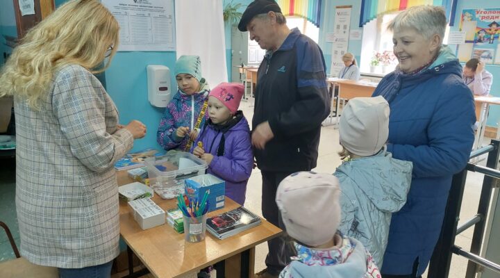 Тайгинцы приходят на выборы семьями Тайгинцы приходят на выборы семьями