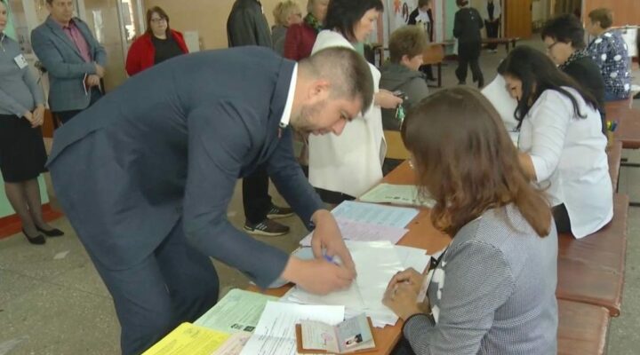 Глава Киселевска проголосовал на выборах Глава Киселевска проголосовал на выборах