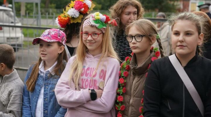 Народные гулянья прошли на избирательном участке в Кемерове Народные гулянья прошли на избирательном участке в Кемерове