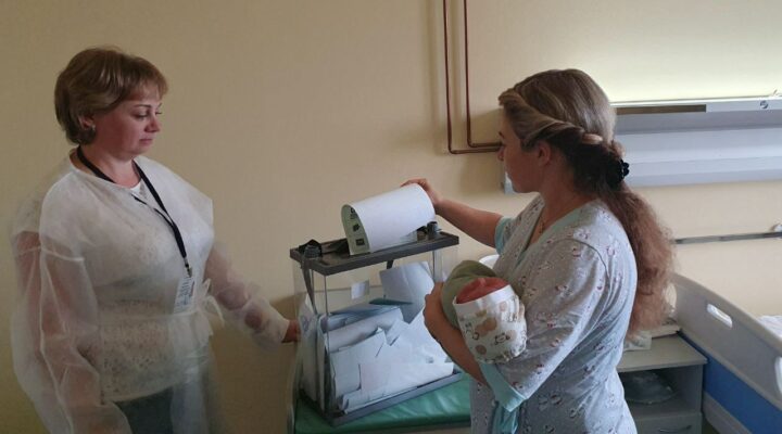 В Кемерове молодые мамы проголосовали прямо в роддоме В Кемерове молодые мамы проголосовали прямо в роддоме