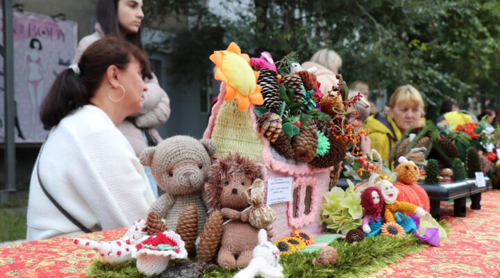 В Кемерове прошёл фестиваль-конкурс “День кедровой шишки” В Кемерове прошёл фестиваль-конкурс “День кедровой шишки”
