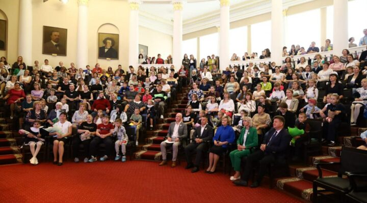 В Кузбассе открыт новый виртуальный зал для выступлений звёзд