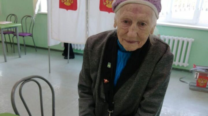 Кузбасские долгожители приняли участие в голосовании Кузбасские долгожители приняли участие в голосовании