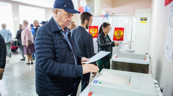 Известные кузбассовцы проголосовали на выборах Известные кузбассовцы проголосовали на выборах