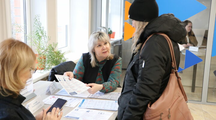 В Кузбассе мамам детей дошкольного возраста комплексно помогают в ситуации «Мама идёт учиться»