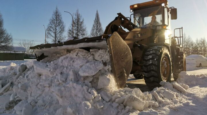 Сергей Цивилев: дороги Кузбасса чистят от снега почти 1,5 тысячи машин спецтехники