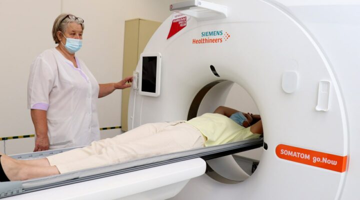 Сергей Цивилев: Кузбасс выполнил годовой план по обновлению медтехники по нацпроекту