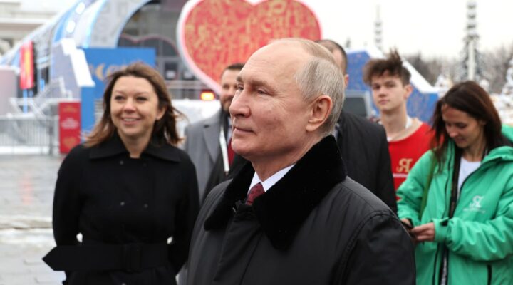 Абсолютное большинство россиян хотят, чтобы Владимир Путин выдвинулся на новый срок