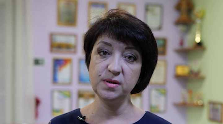 Директор школы искусства №42 в Калтане поддержала бойцов СВО