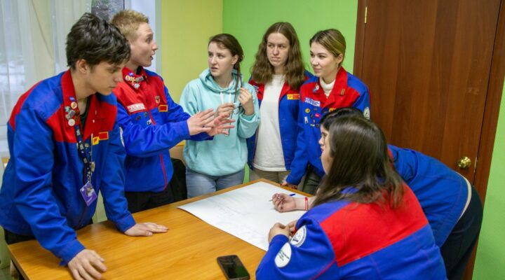 Свыше 210 руководителей кузбасских студенческих отрядов прошли школу командных составов
