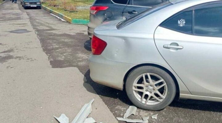 В Новокузнецке проводят проверку по факту падения шифера с крыши