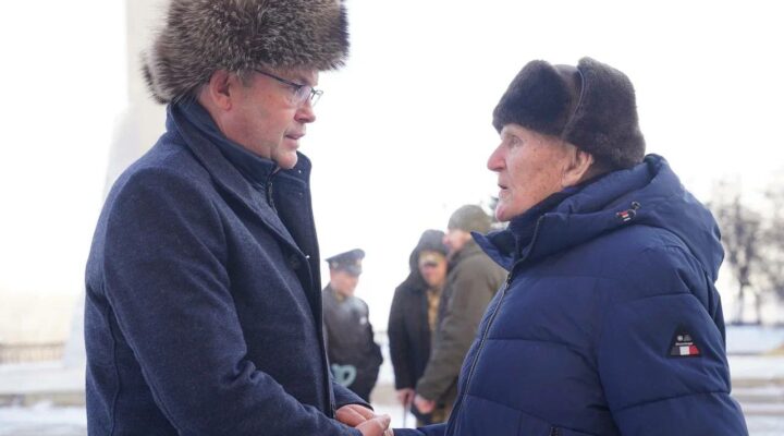 Губернатор Кузбасса поздравил с 99-летием Почетного гражданина Кузбасса, фронтовика Анатолия Терехова