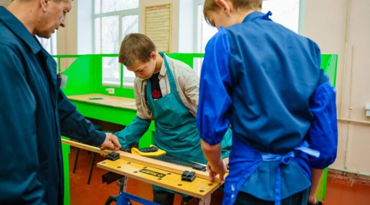Работодатели Кузбасса могут рассказать о кадровых потребностях на ближайшие 7 лет  в опросе Минтруда РФ