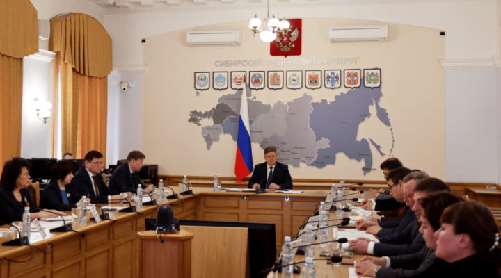 Формирование у молодежи патриотического сознания и поддержку ветеранов СВО обсудили на заседании Совета ректоров вузов Сибири