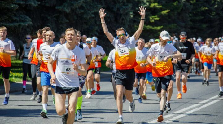 В Новокузнецке прошел ХI благотворительный забег «Дай пять!» 