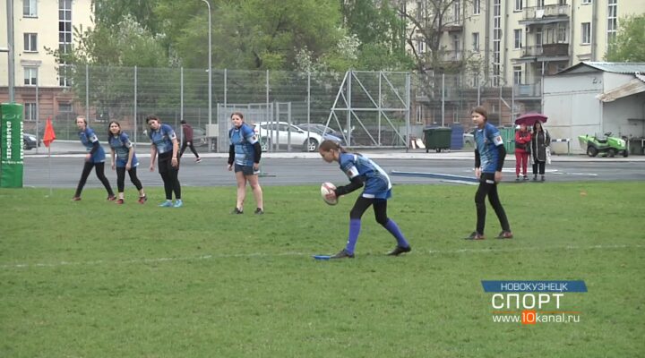 Дождь регбистам не помеха