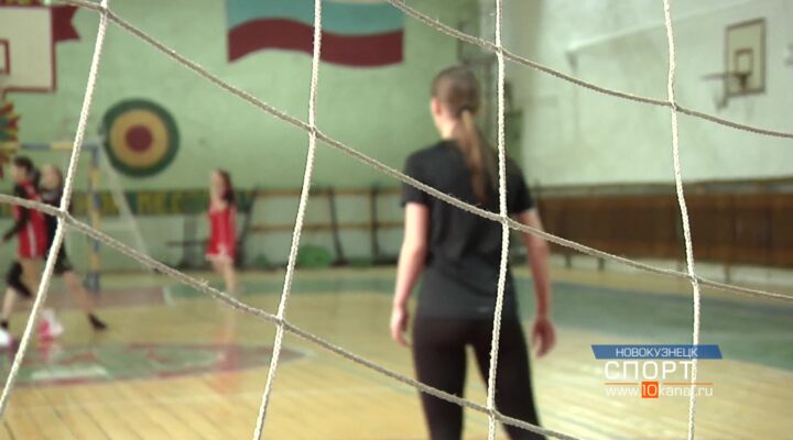 В Новокузнецке завершилось первенство города по мини-футболу среди девушек