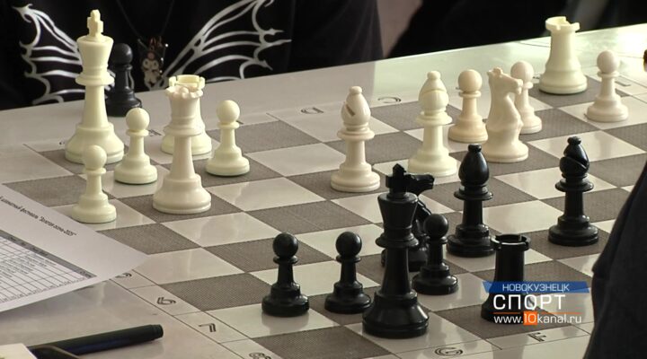 Тёмные лошадки