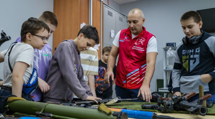 Мобильный ДОМ ЮНАРМИИ продолжает работу в Кузбассе