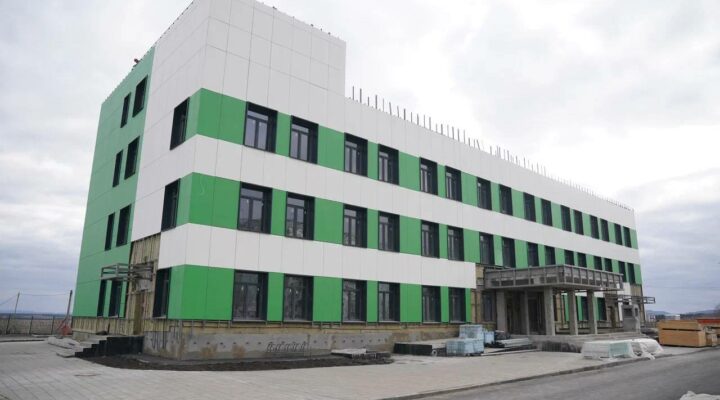 Илья Середюк: есть отставание, но детскую поликлинику в Белове надо сдать в срок Илья Середюк: есть отставание, но детскую поликлинику в Белове надо сдать в срок