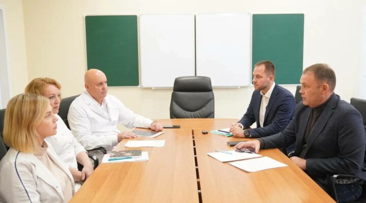 Илья Середюк обозначил задачи перед новым главврачом Междуреченской горбольницы