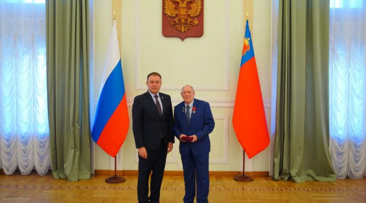 Губернатор Кемеровской области вручил высокие награды жителям региона