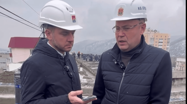 Илья Середюк позвонил пожаловавшейся на протекающую крышу жительнице Меджуреченска