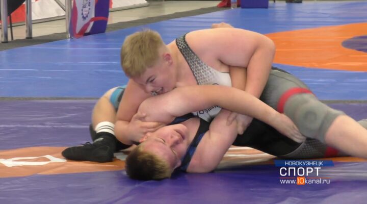В Новокузнецке прошли Всероссийские соревнования по греко-римской борьбе