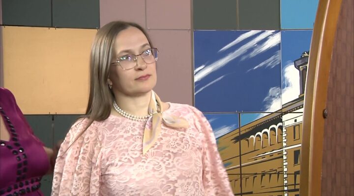 Добавляем платок в образ