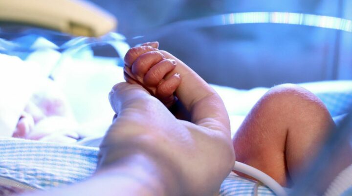 В Кузбассе появятся бесплатные пункты проката детских колясок и кроваток