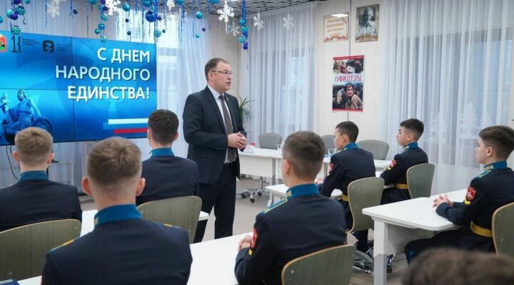 Илья Середюк рассказал кадетам о подвиге предков и ответил на их вопросы